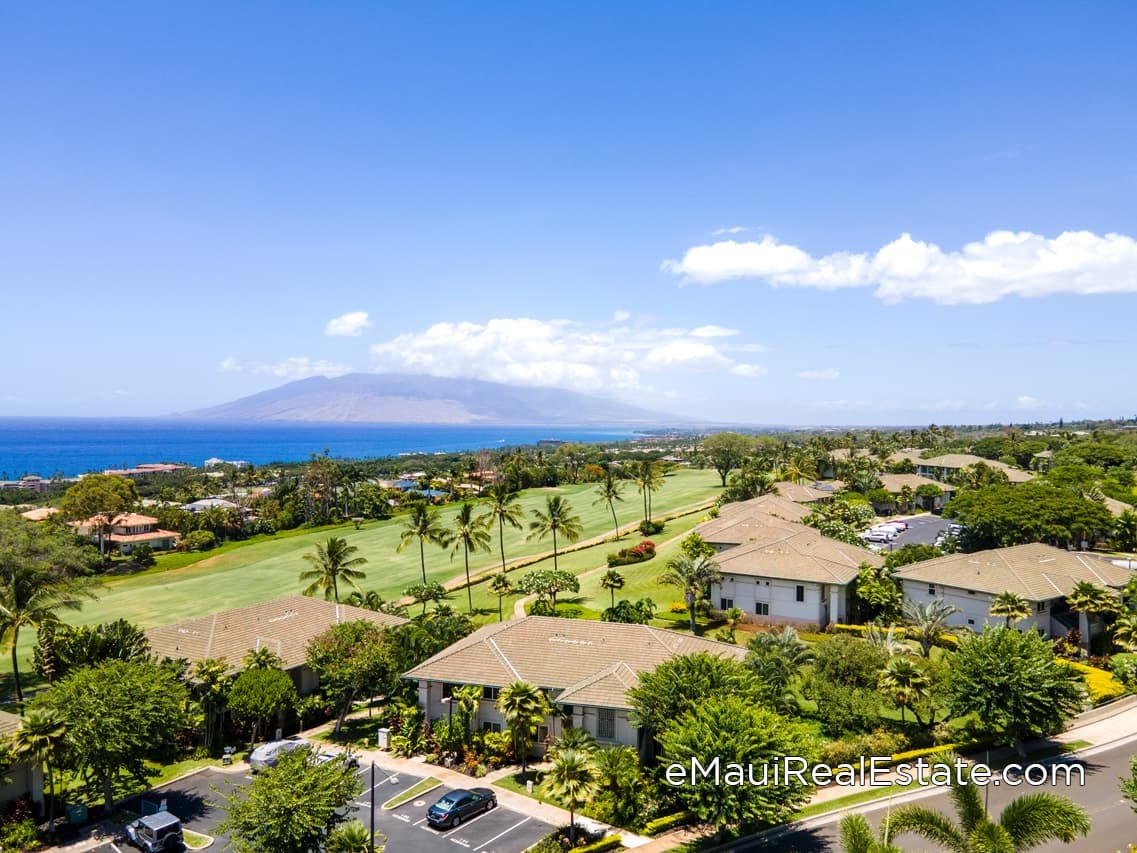 These villas are located directly above Wailea Golf Estates