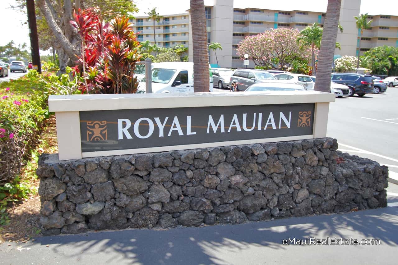 Entry sign at Royal Mauian