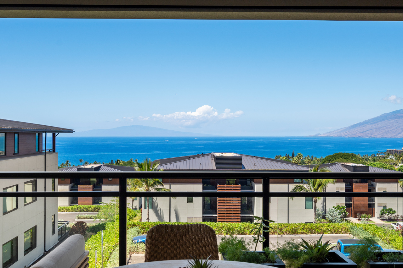 Panoramic ocean views: 