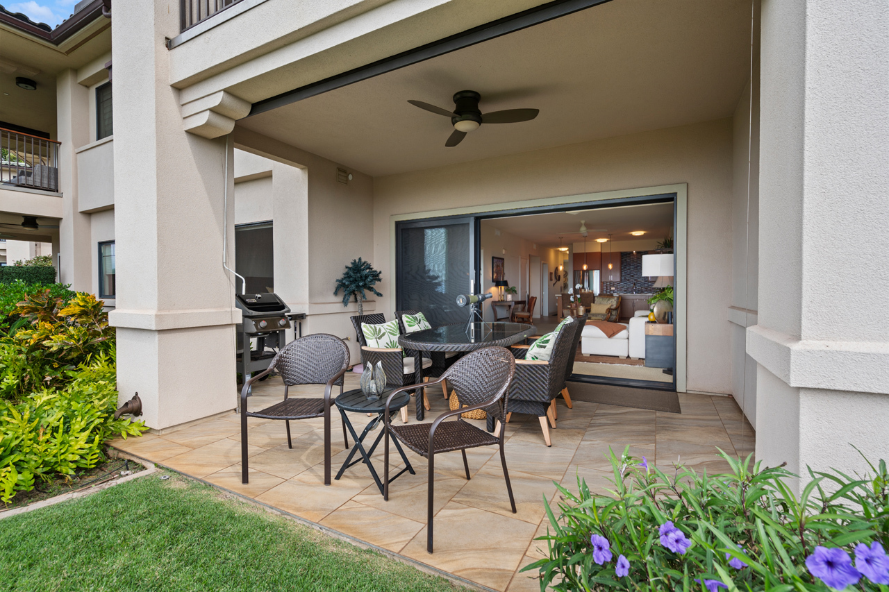 Large covered lanai: 